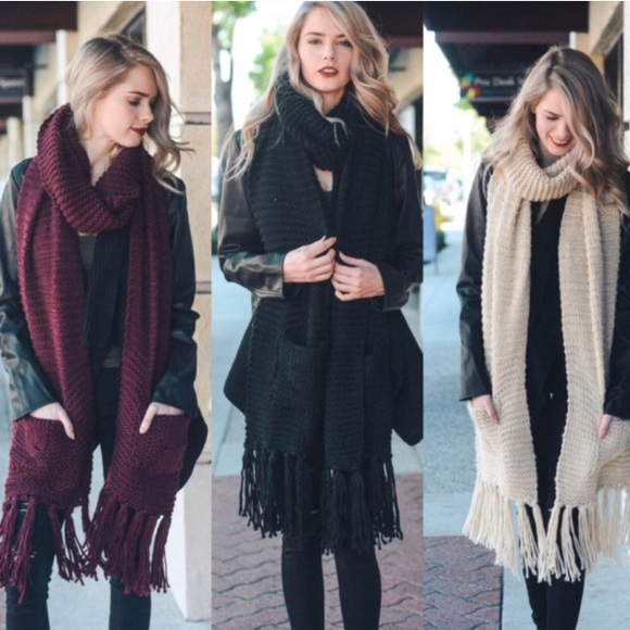 Last 1 ! New Oversized Scarf w/Pockets - Picture 3 of 8